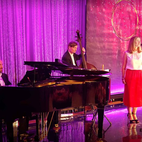 BERLINs FINEST Jazztrio mit Sängerin, Piano und Kontrabass