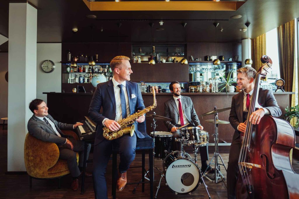Die Liveband Swing Department spielt Jazz, Pop und Soul