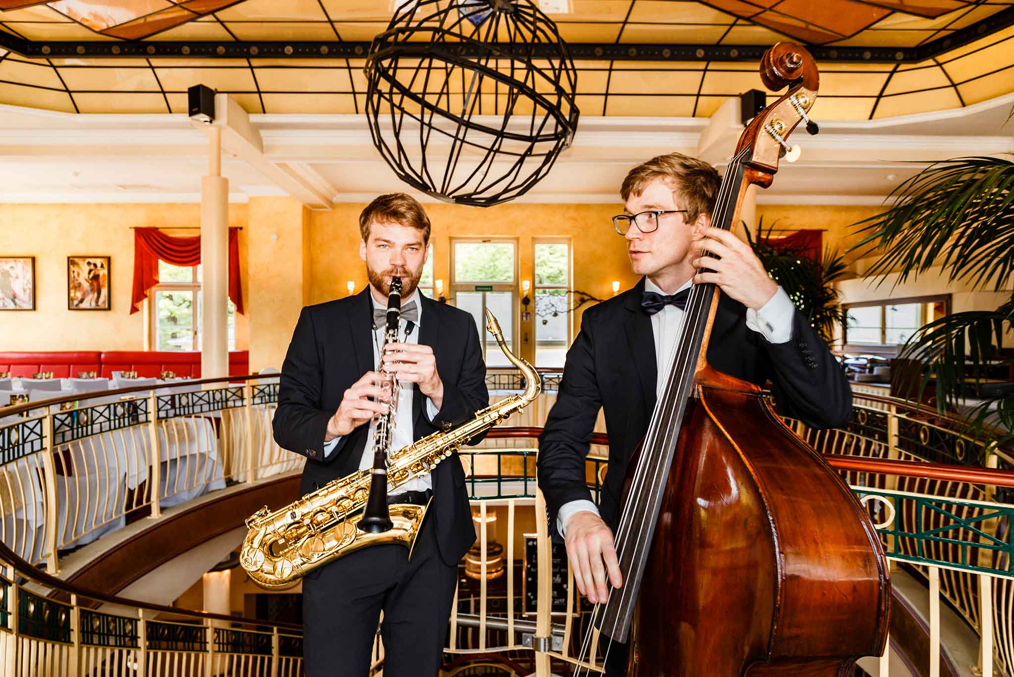 Das Fingersnapper Duo spielt im Carolaschlösschen Dresden.