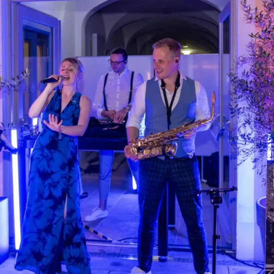 Hochwertige Live-Musik für Empfangssituationen in exklusiver Bar-Lounge